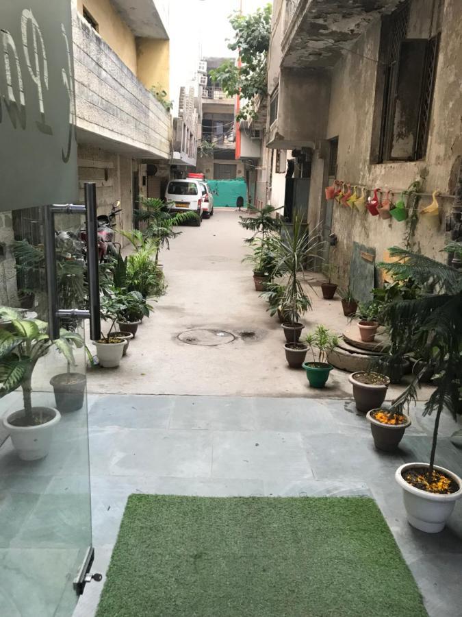 Hotel O Kanak Palace Új-Delhi Kültér fotó