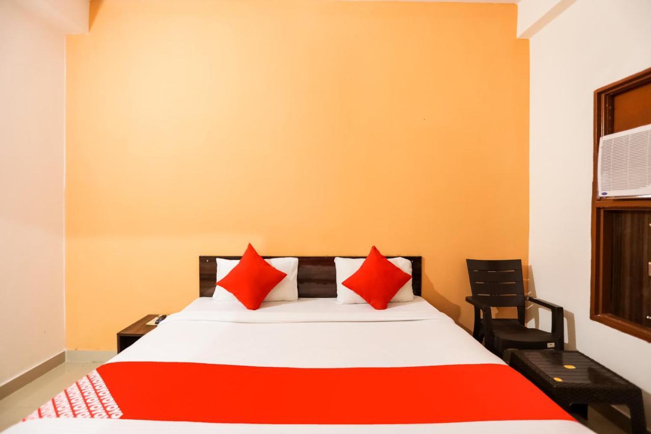 Hotel O Kanak Palace Új-Delhi Kültér fotó