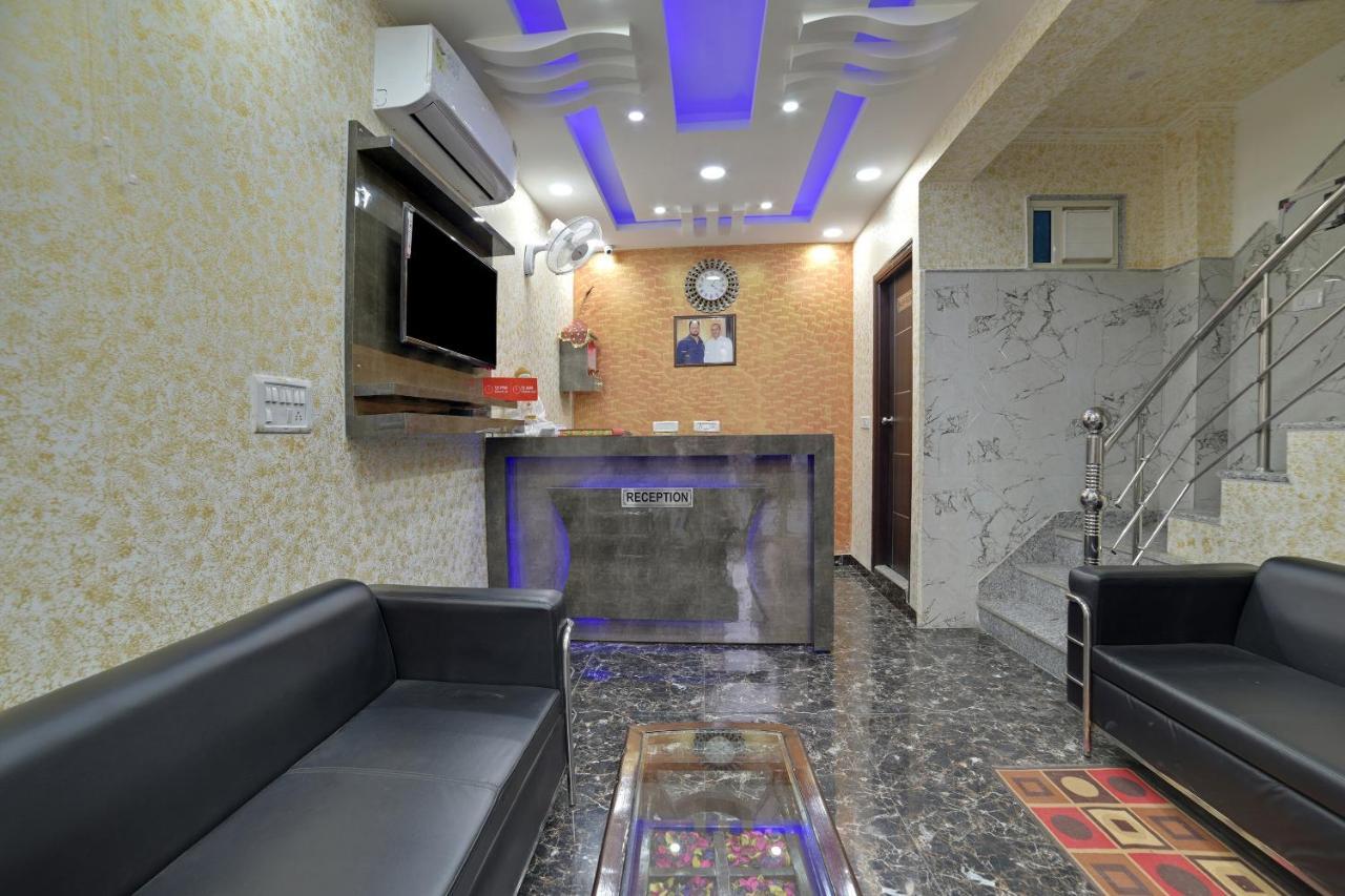 Hotel O Kanak Palace Új-Delhi Kültér fotó