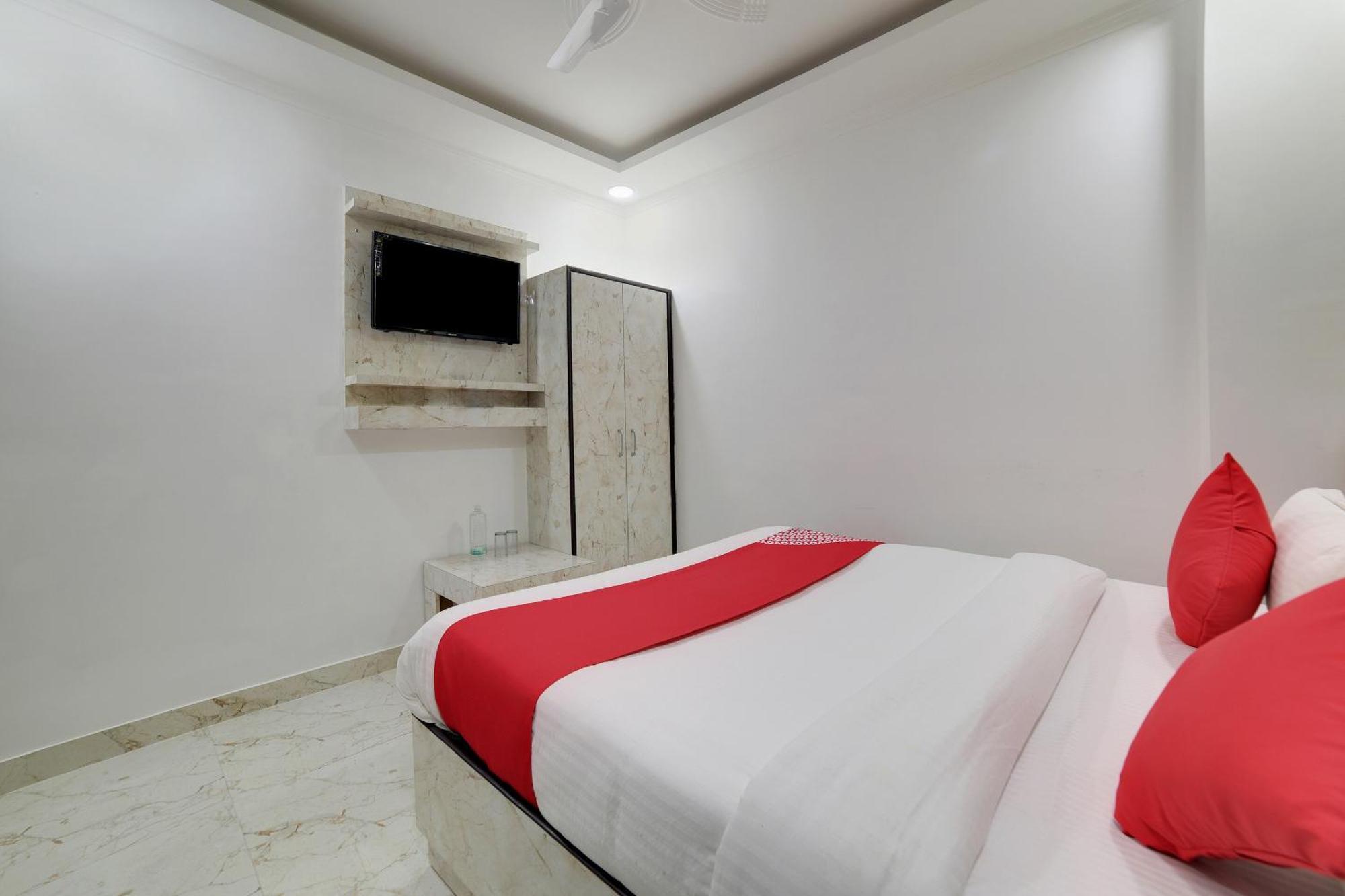 Hotel O Kanak Palace Új-Delhi Kültér fotó
