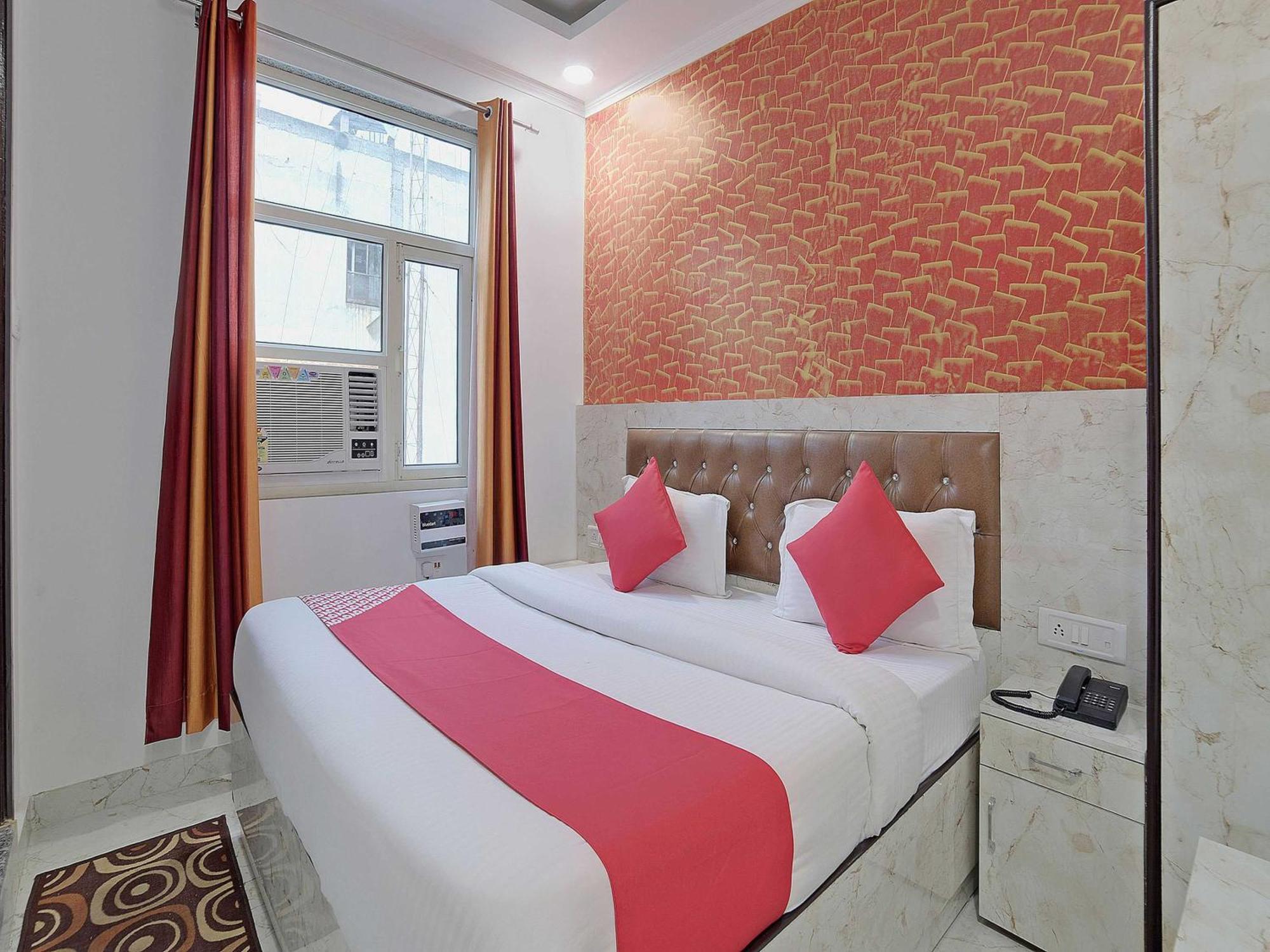 Hotel O Kanak Palace Új-Delhi Kültér fotó
