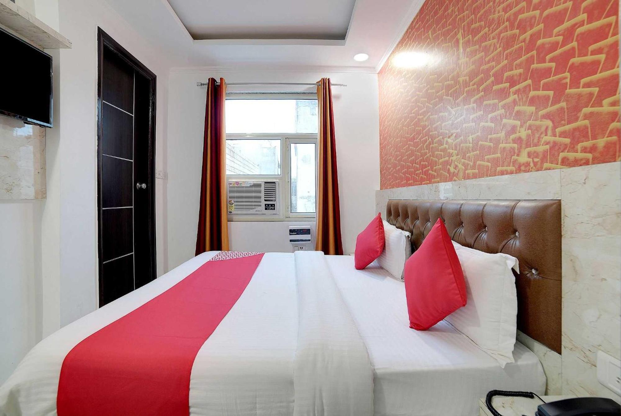 Hotel O Kanak Palace Új-Delhi Kültér fotó