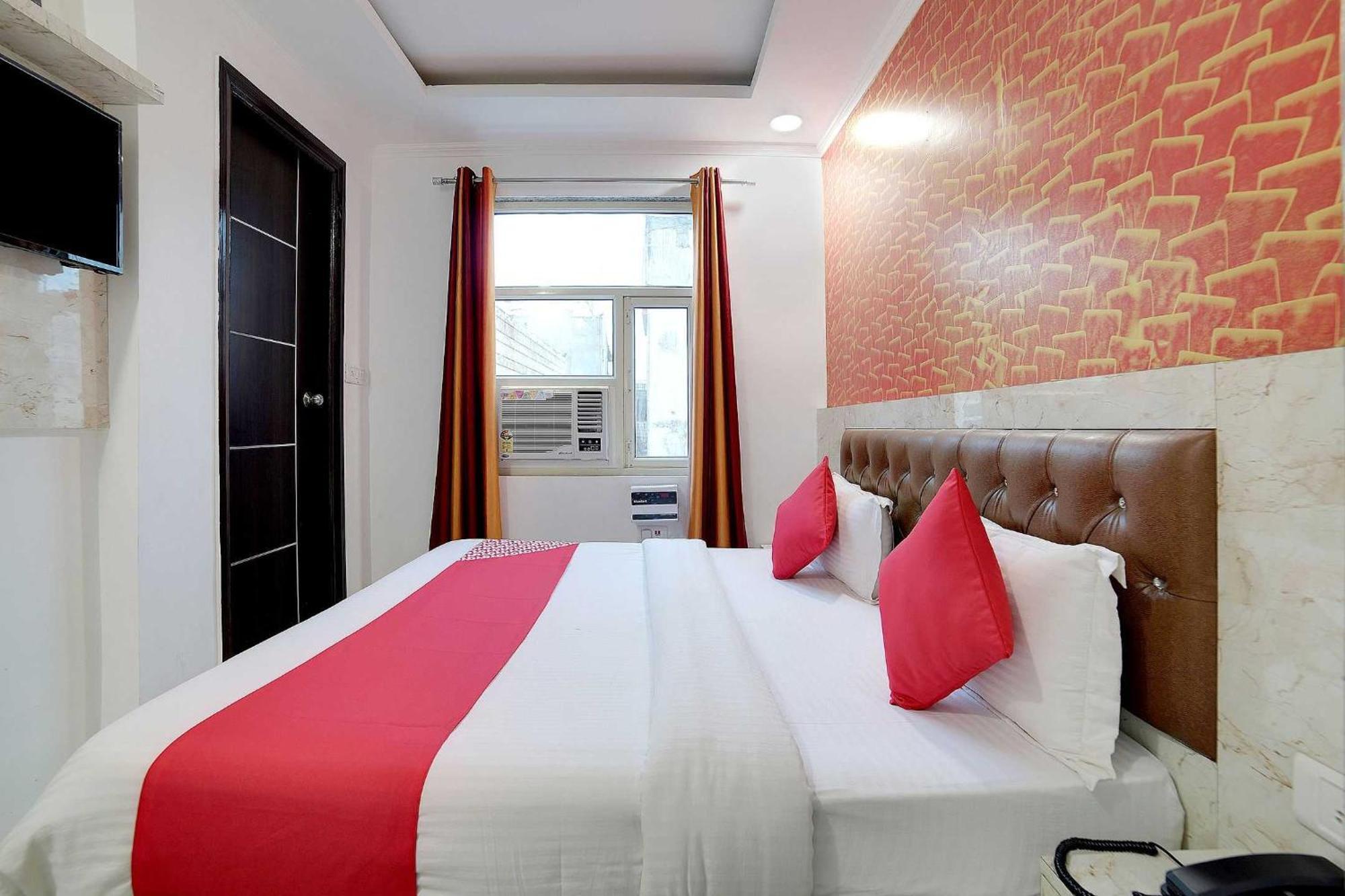Hotel O Kanak Palace Új-Delhi Kültér fotó