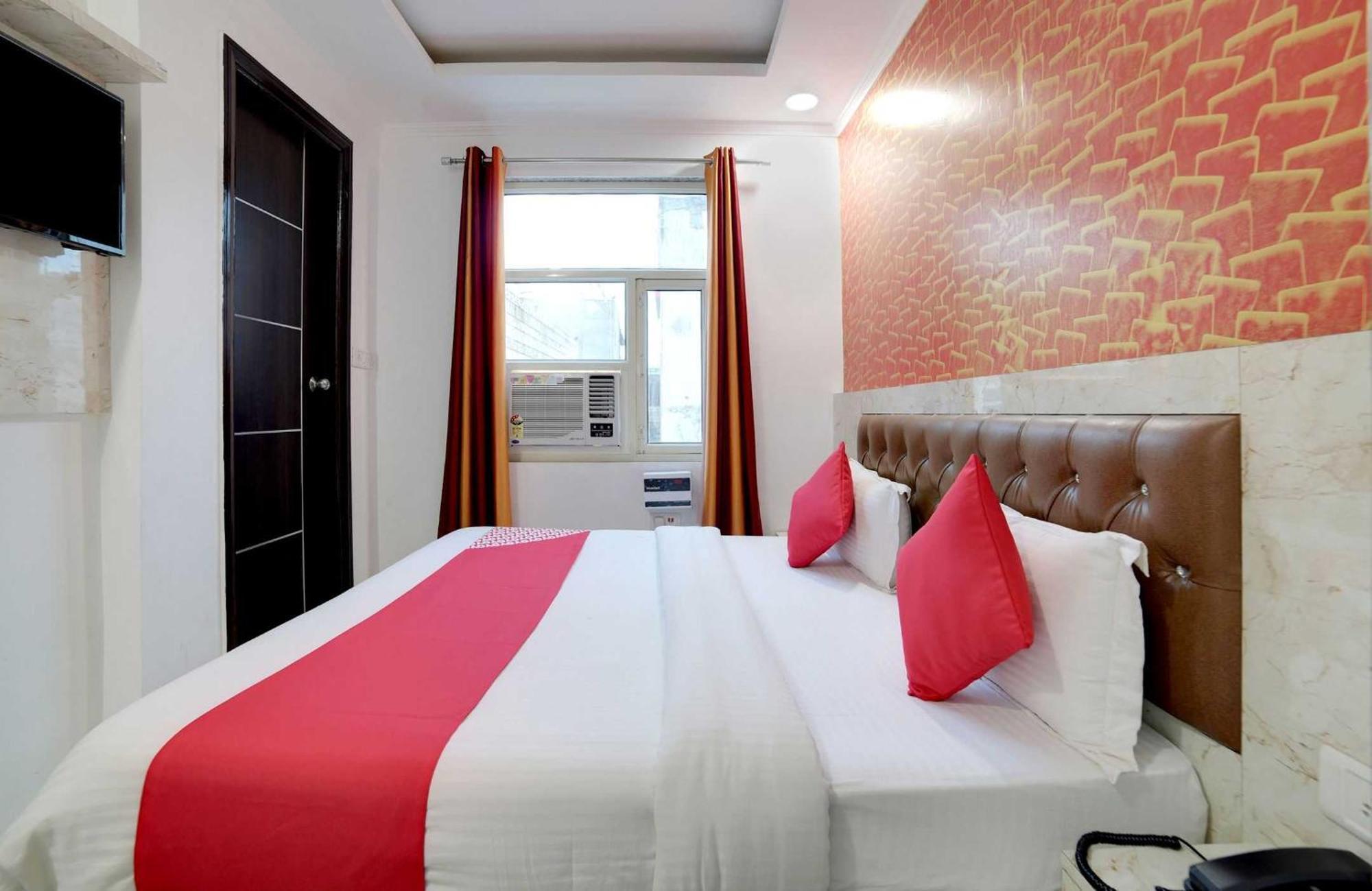 Hotel O Kanak Palace Új-Delhi Kültér fotó